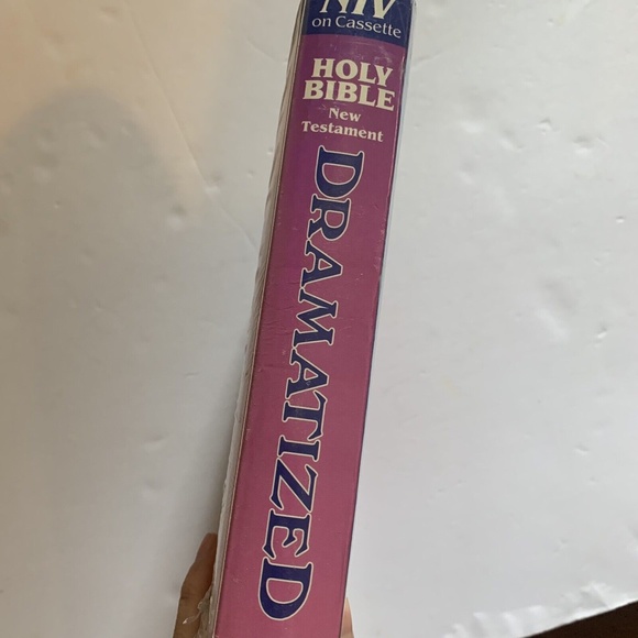 Holy Bible New International Version - Dramatized New Testament Cassettes - Picture 3 of 6